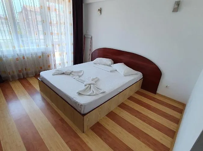 Steluta בית הארחה אפורי נורד